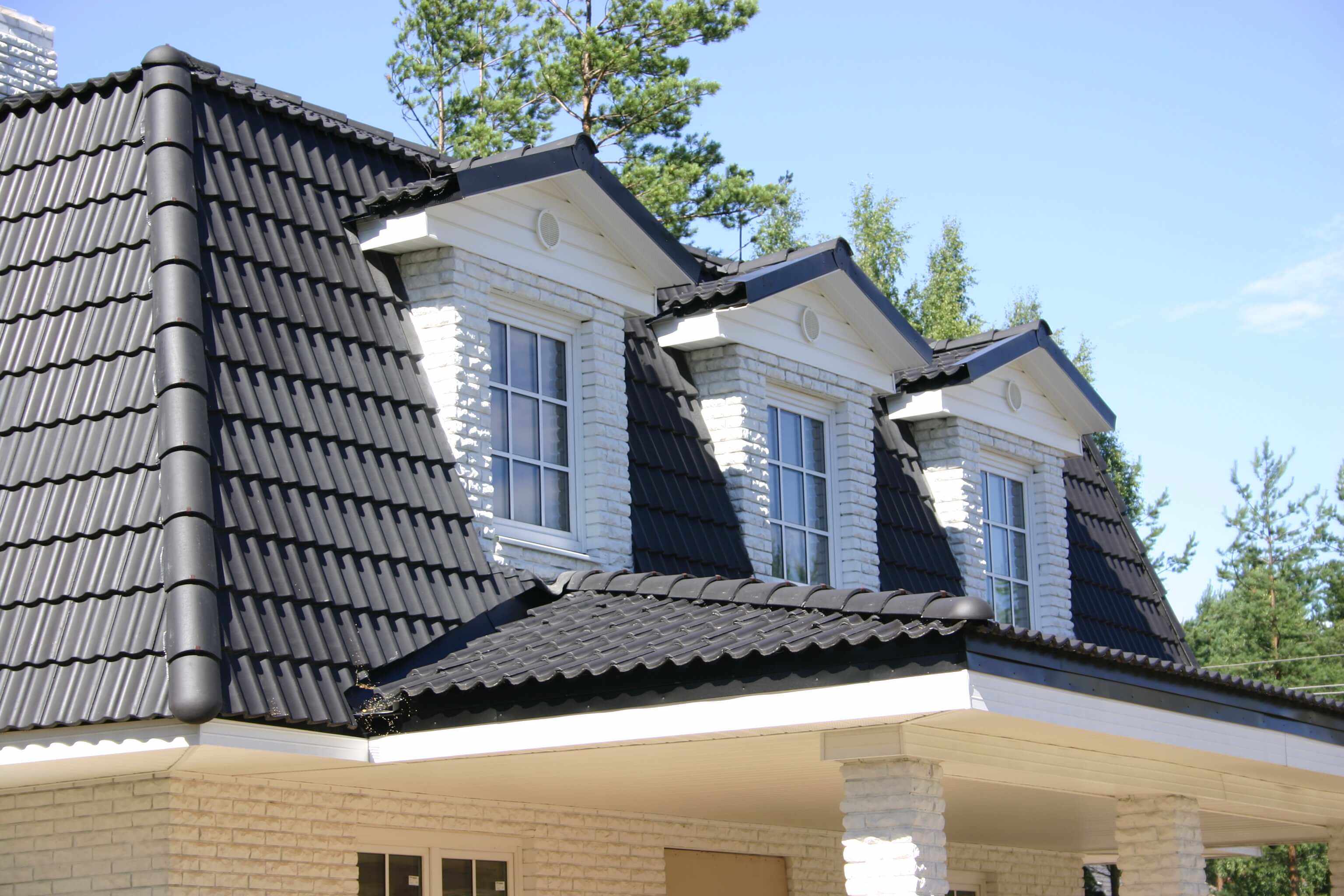 Виды мансардных крыш частных домов: конструктивные особенности .