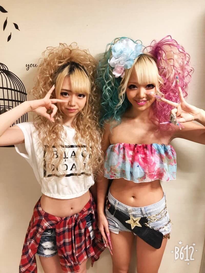 Язык гяру. Гяру Бимбо. Mana Izumi gyaru. Гяру в реале. Гангуро герл.