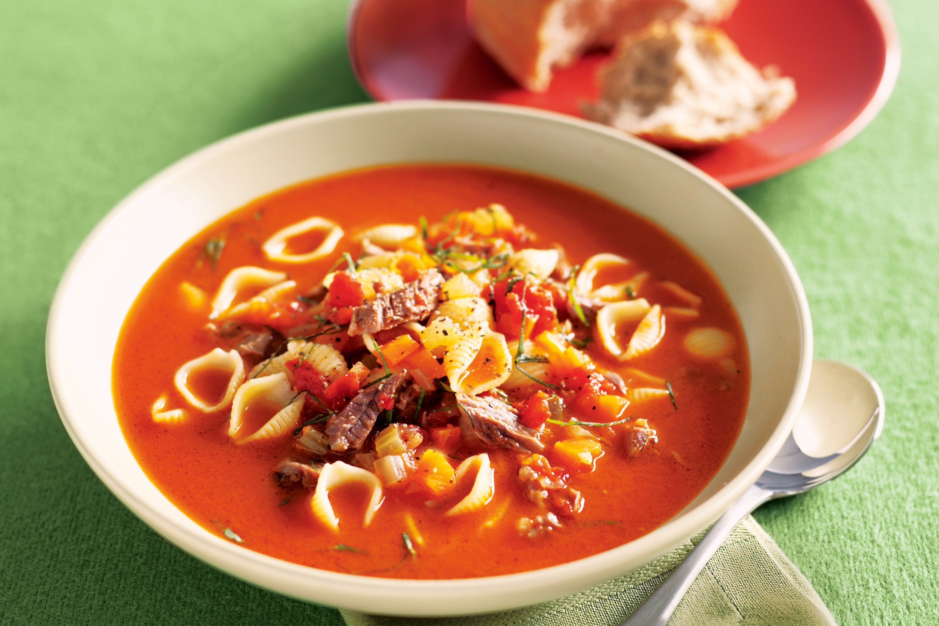 Суп с спагетти. Суп с макаронами. Для супа. Суп из макаронных изделий. Суп с макаронами и мясом.