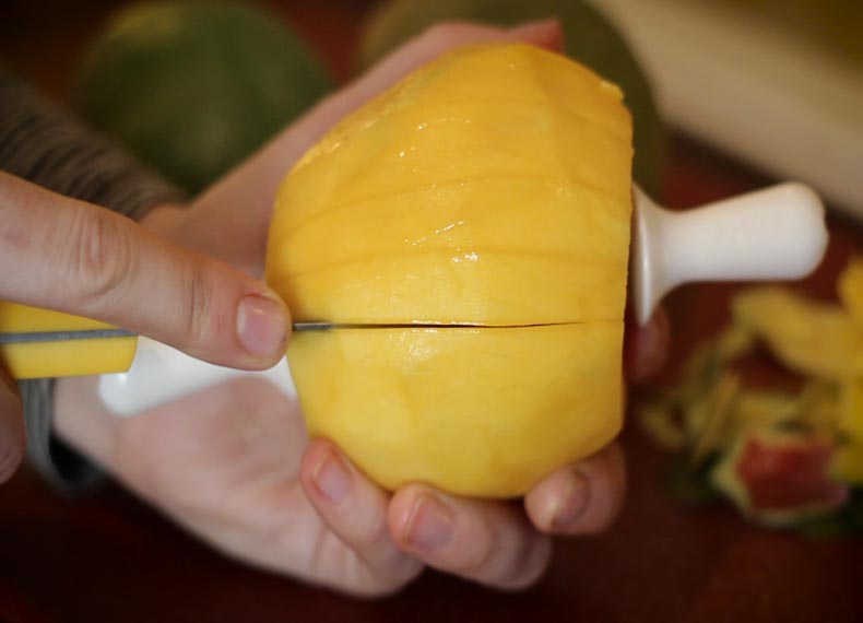 Как разделать манго с косточкой в домашних условиях фото пошагово