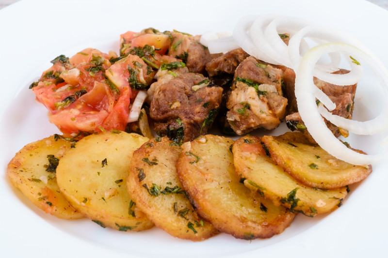 Рецепт оджахури по грузински из свинины на сковороде дома с фото пошагово