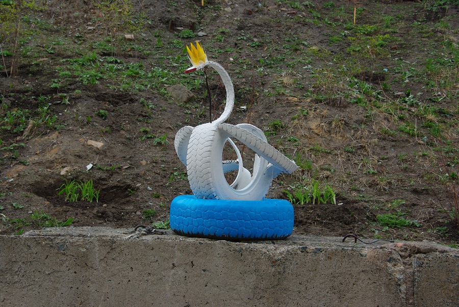 Лебедь из покрышки пошаговая инструкция с фото