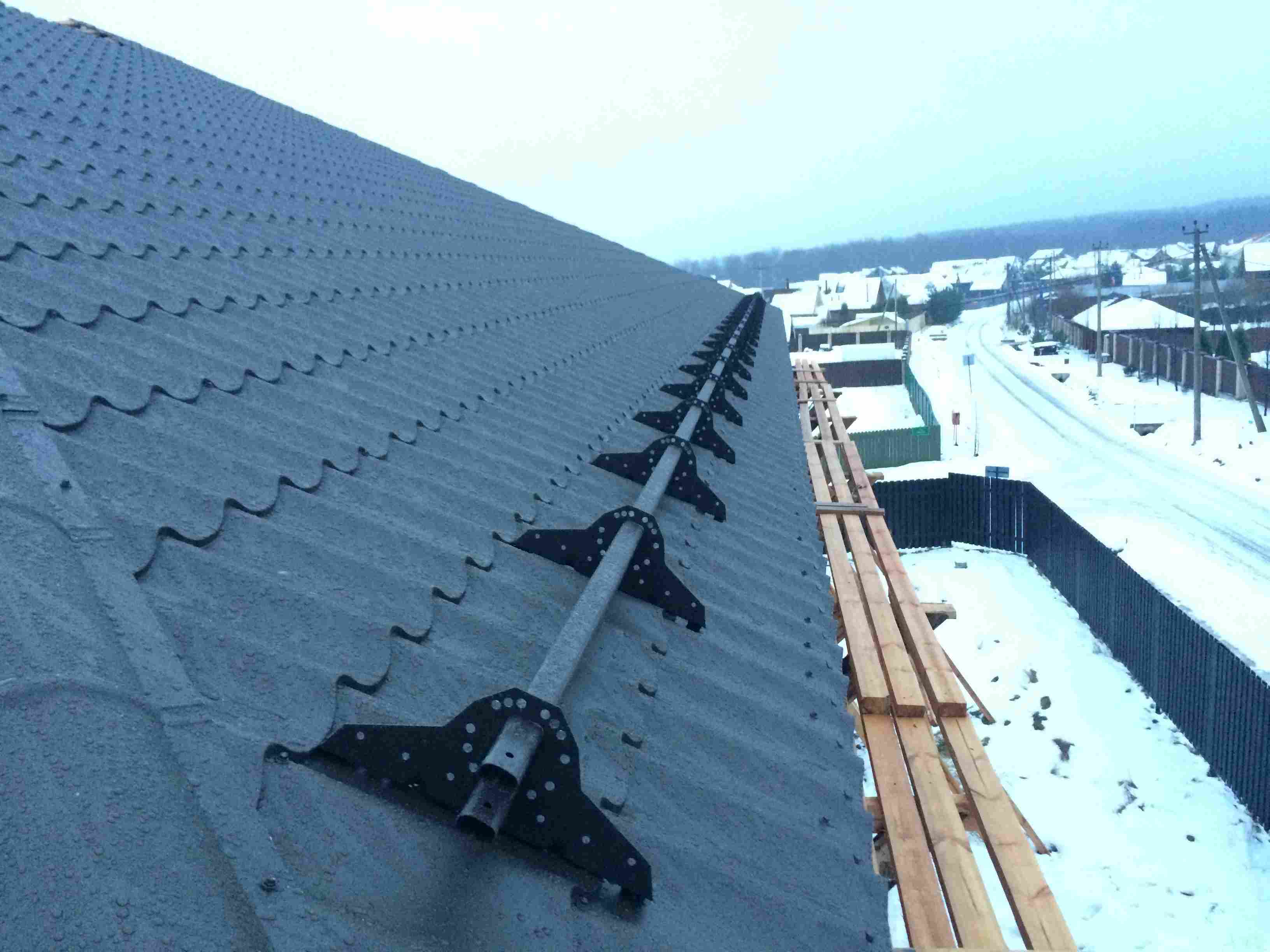 Как правильно ставить снегозадержатели на крышу: Как установить .