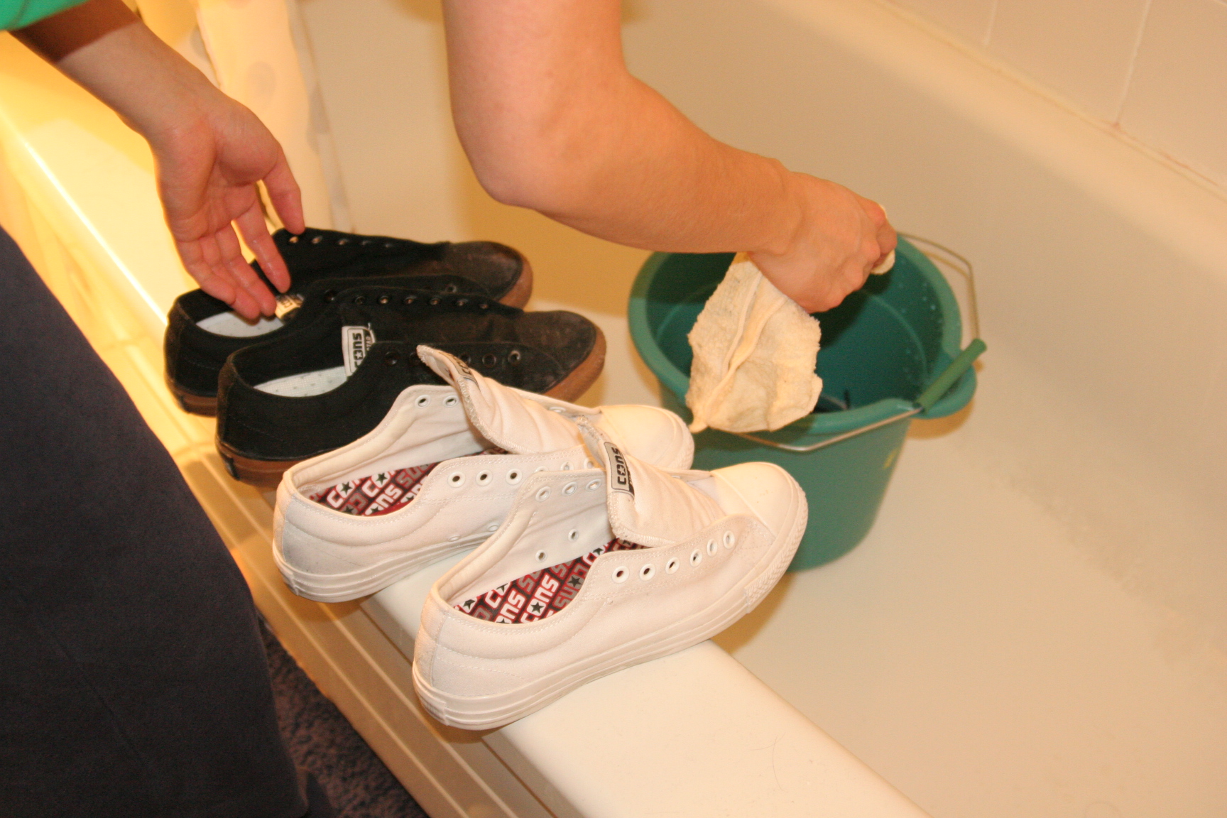 Устранить запах в обуви в домашних